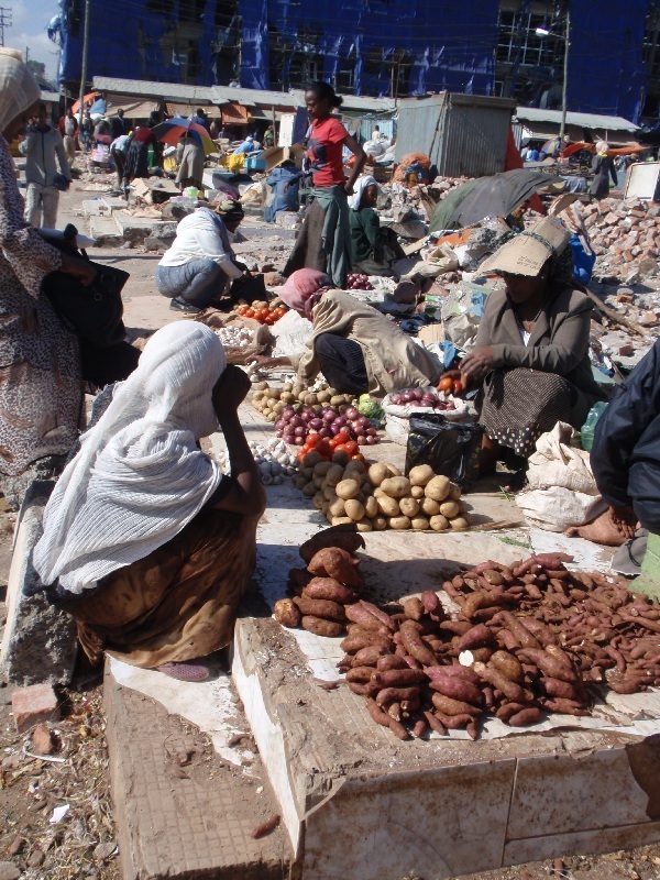 Mercato - tržiště, Addis Abeba, Etiopie (foto: Víťa Glomb)