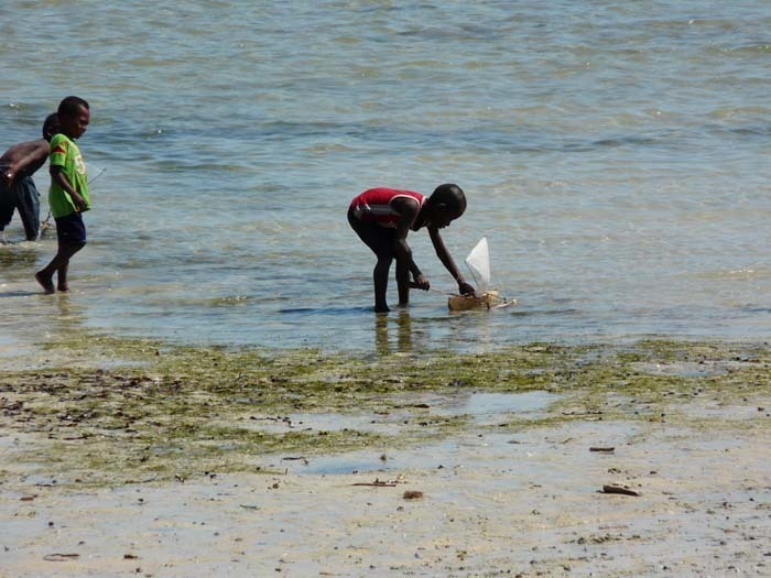 pouštění lodí, Ifata, Aye-Aye expedition, Madagaskar