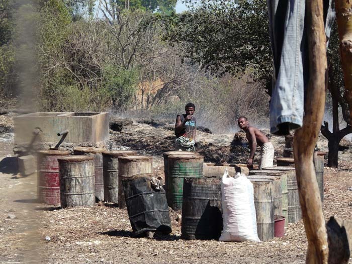 výroba dřevěného uhlí, Madagaskar