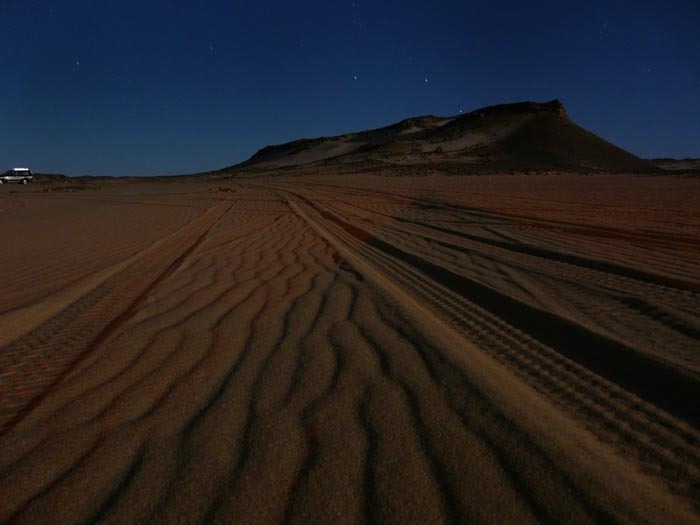 Noční Sahara poblíž Bahariye