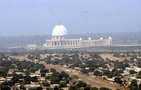 Yamoussoukro, Basilika Notre Dame de la Paix, Pobřeží slonoviny