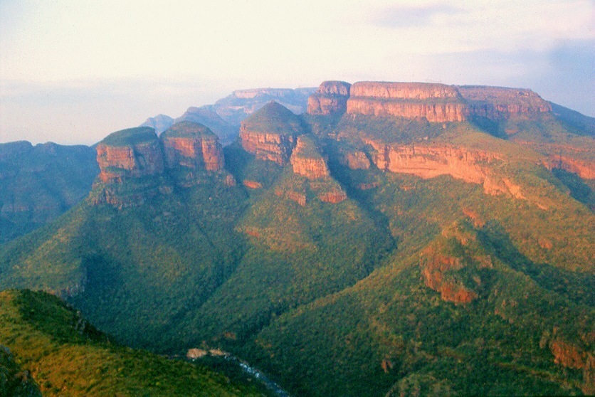 Blyde River Canyon Nature Reserve - The Three Rondavels (Jižní Afrika)