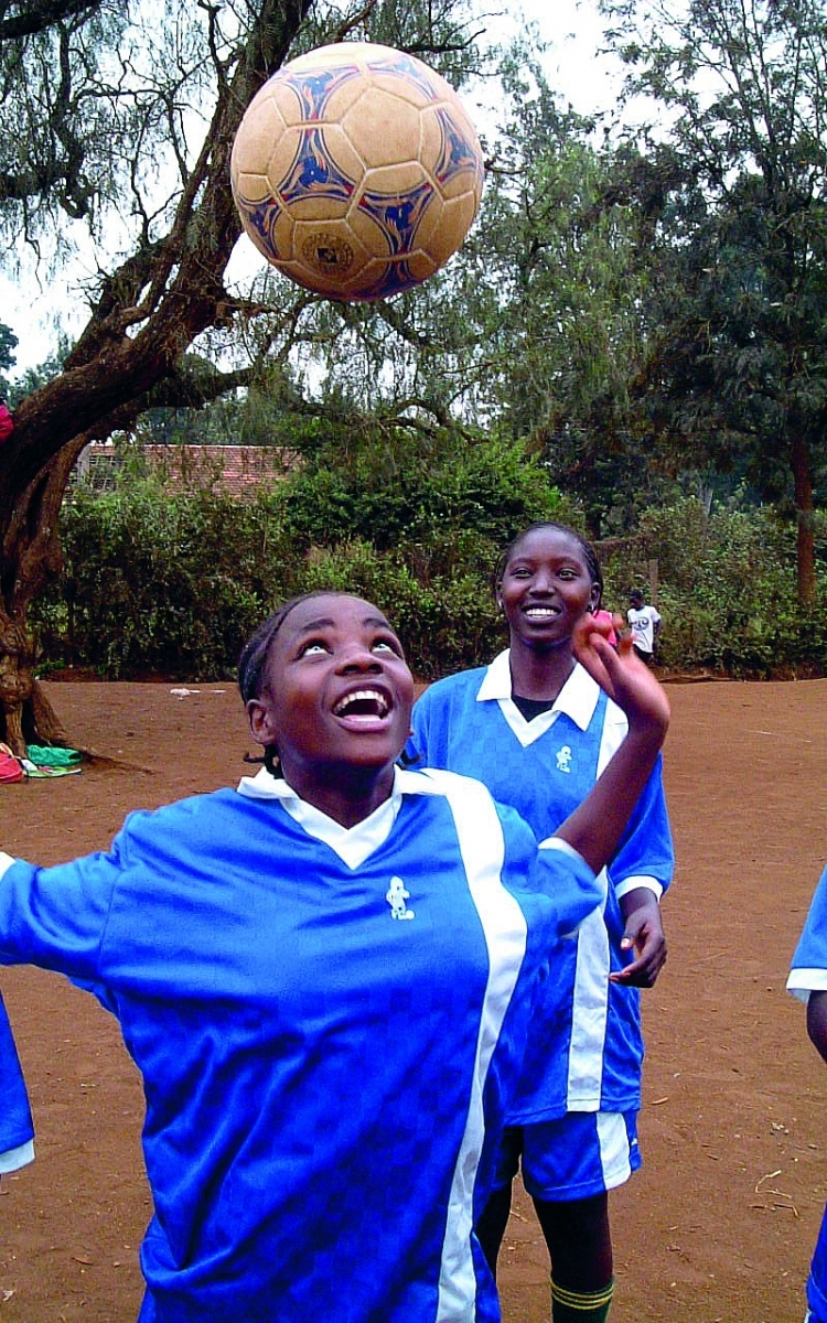 Jak se hraje fotbal v Africe, Robin Ujfaluši